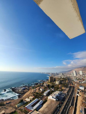Playa Huayquique, primera linea